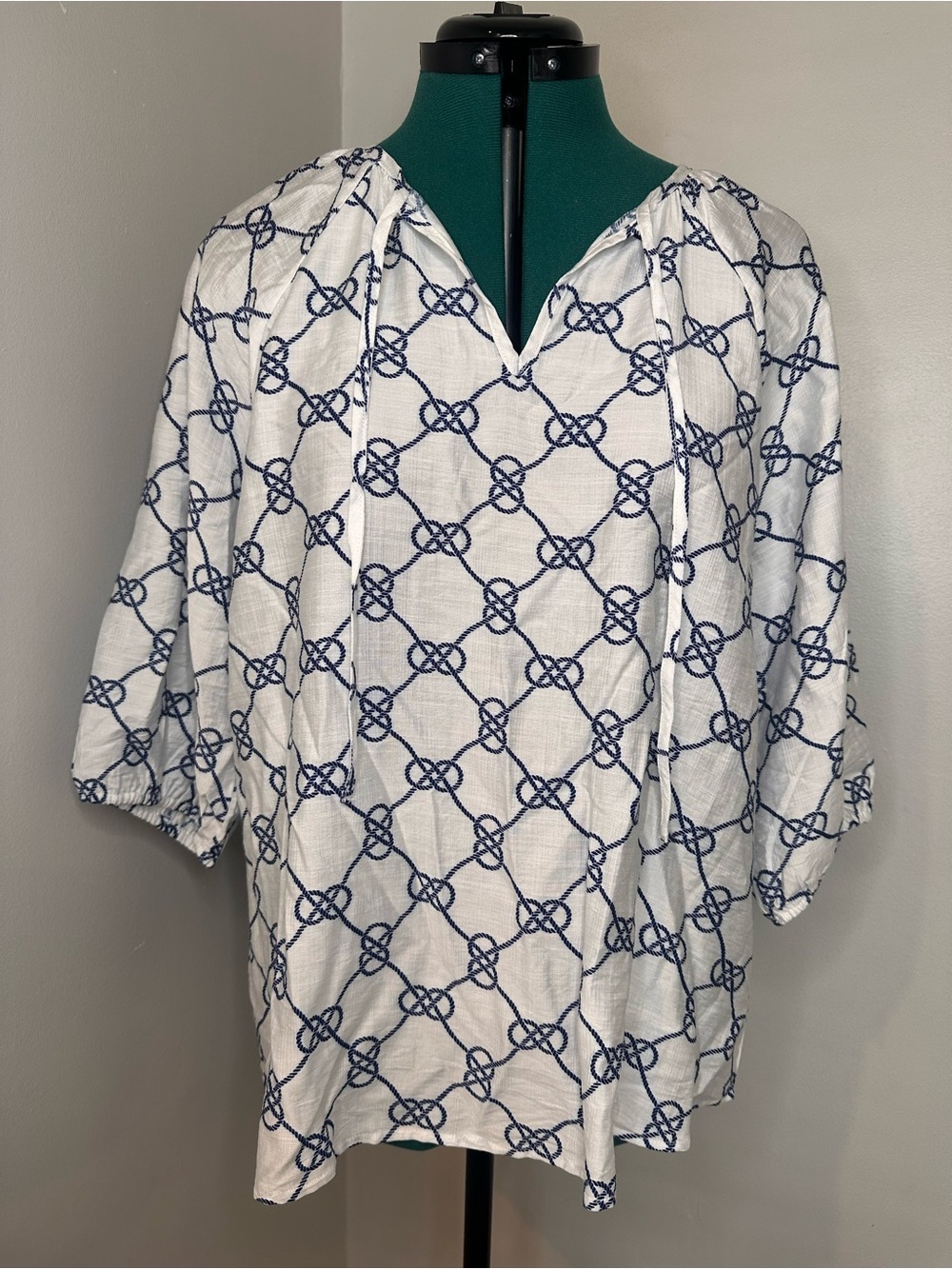 89th & Madison White Tunic with Navy Rope Motif